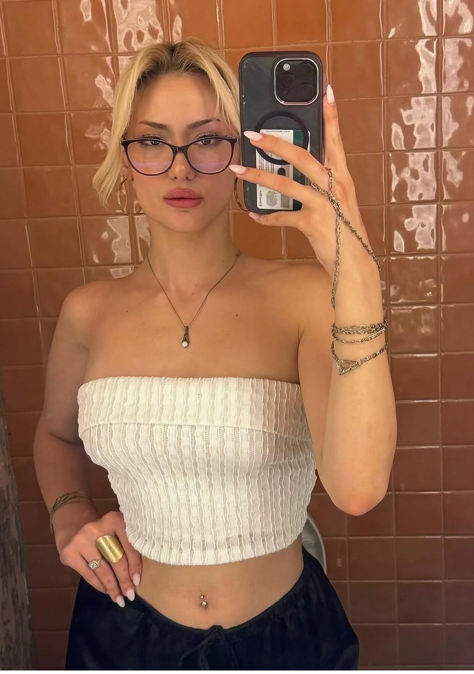 Özgüney Sadık Arkadaş Bayan Escort Duygu